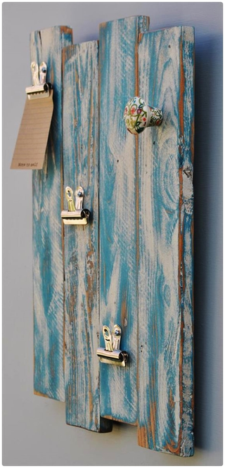 Illustration for article titled 20+ Distinct Coat Racks That Will Astonish You
